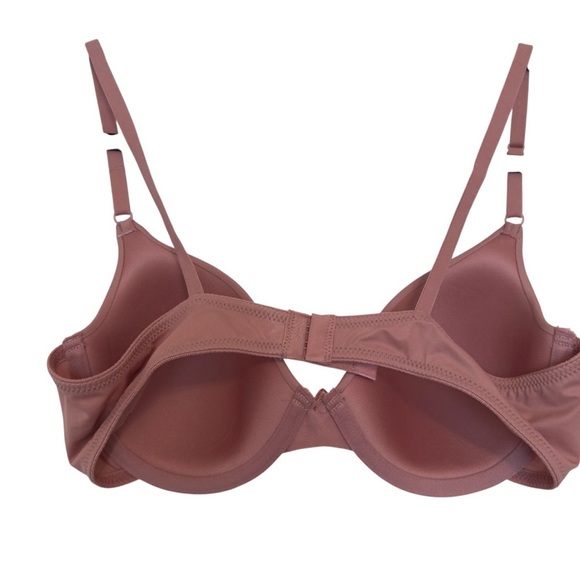 Maidenform -Size 36C - One Fab Fit Everyday
Demi Underwire Bra
#07959 - Picture 2 of 7